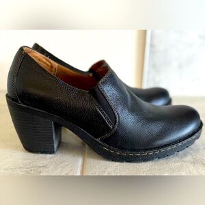 Born Concept Women’s Size 9 Black Leather Lug Sole Heeled Clog Booties 3” Heel